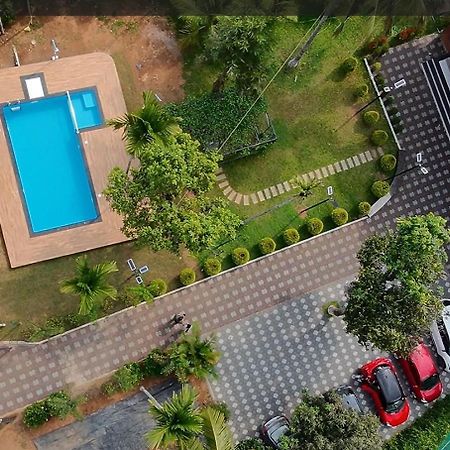 Dolphin Enclave Service Studio Apartments 칼파타 외부 사진