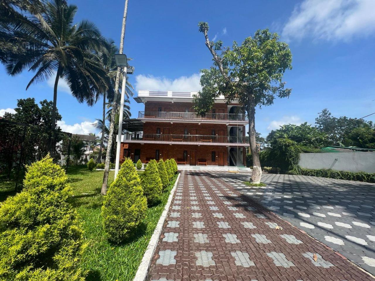 Dolphin Enclave Service Studio Apartments 칼파타 외부 사진