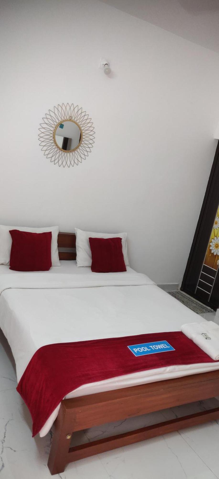 Dolphin Enclave Service Studio Apartments 칼파타 외부 사진