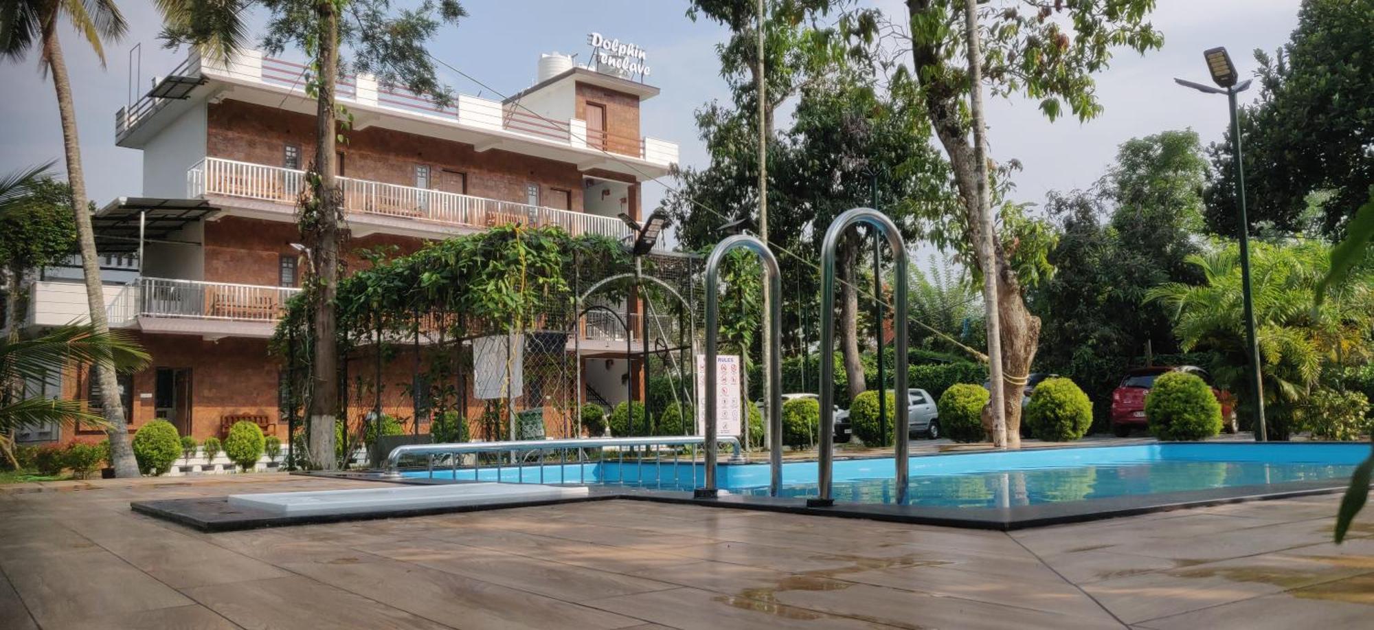 Dolphin Enclave Service Studio Apartments 칼파타 외부 사진