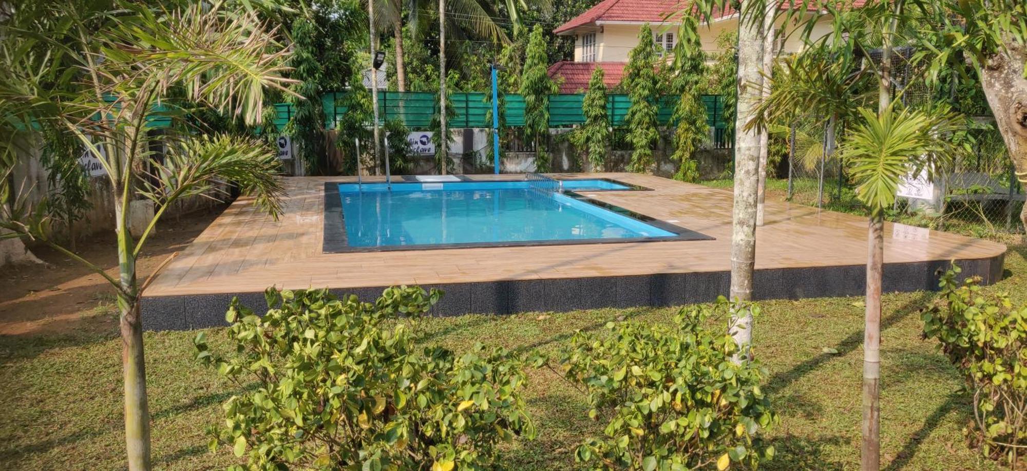 Dolphin Enclave Service Studio Apartments 칼파타 외부 사진