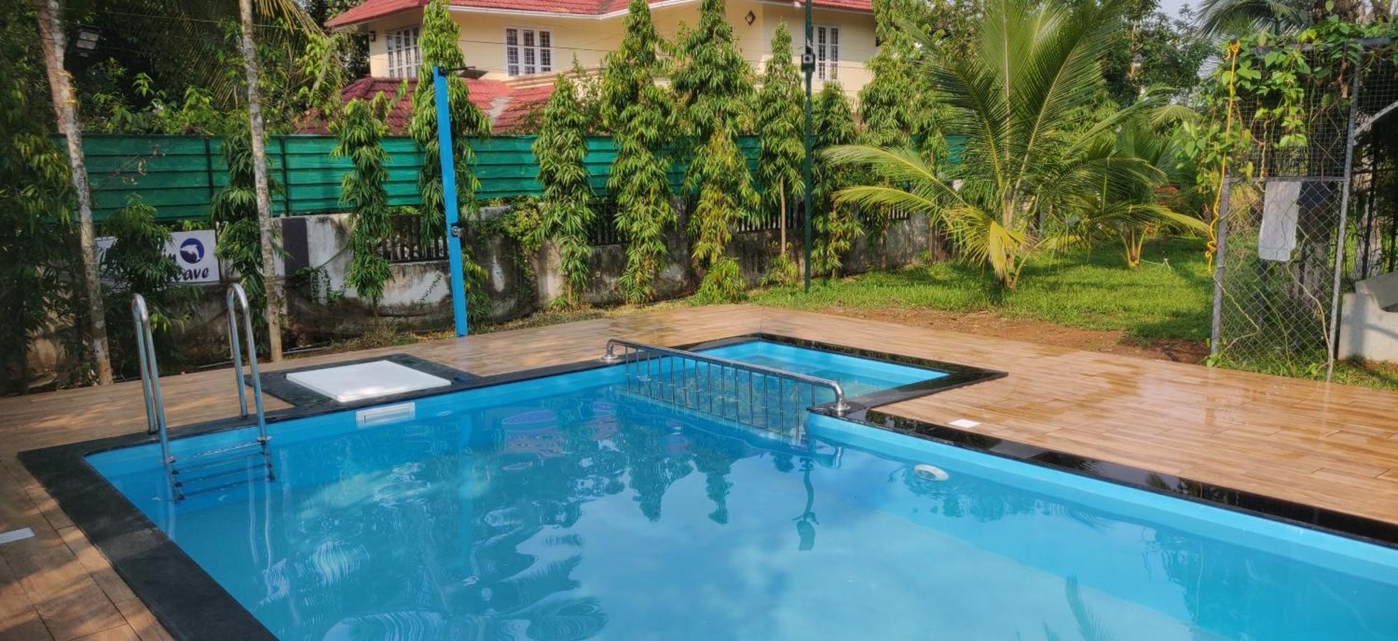 Dolphin Enclave Service Studio Apartments 칼파타 외부 사진