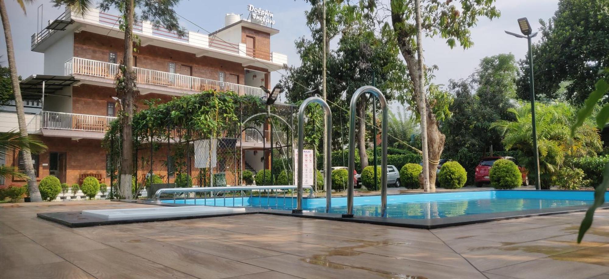 Dolphin Enclave Service Studio Apartments 칼파타 외부 사진