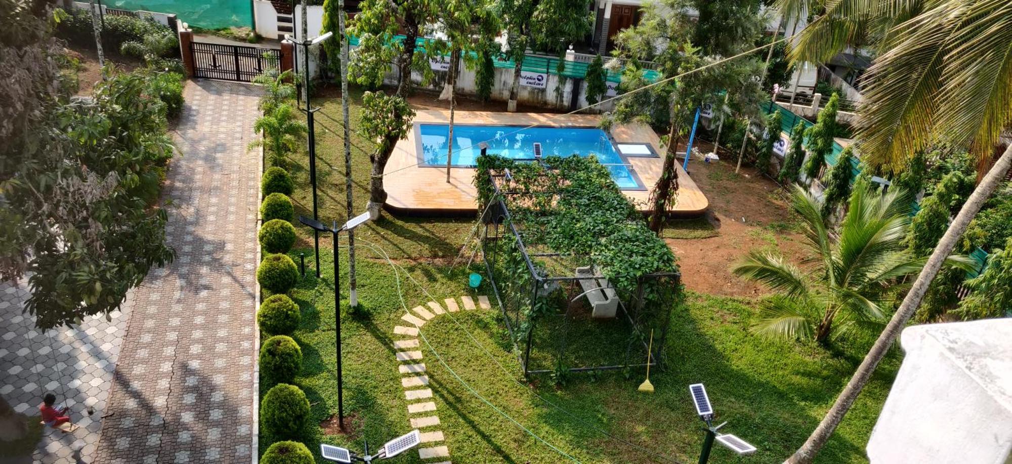 Dolphin Enclave Service Studio Apartments 칼파타 외부 사진