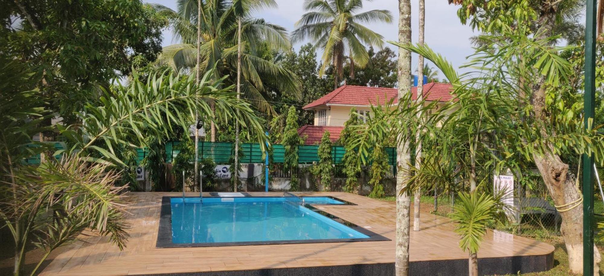 Dolphin Enclave Service Studio Apartments 칼파타 외부 사진