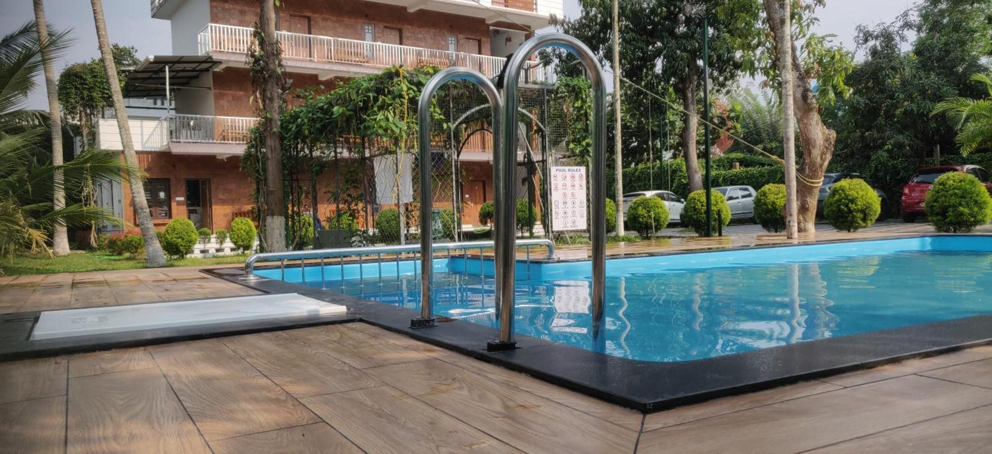 Dolphin Enclave Service Studio Apartments 칼파타 외부 사진