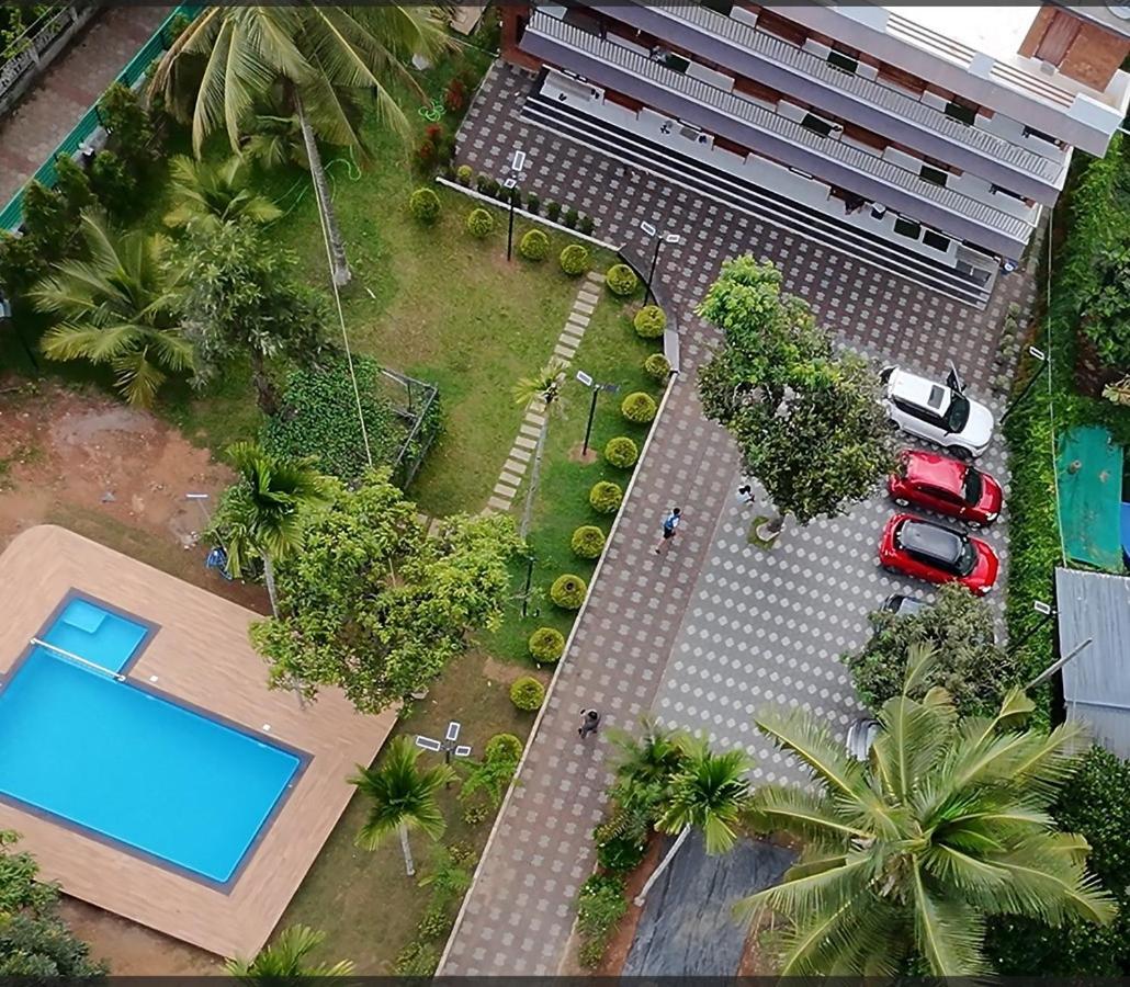 Dolphin Enclave Service Studio Apartments 칼파타 외부 사진