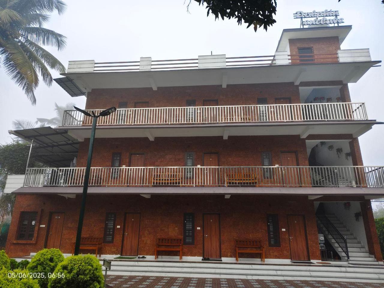 Dolphin Enclave Service Studio Apartments 칼파타 외부 사진